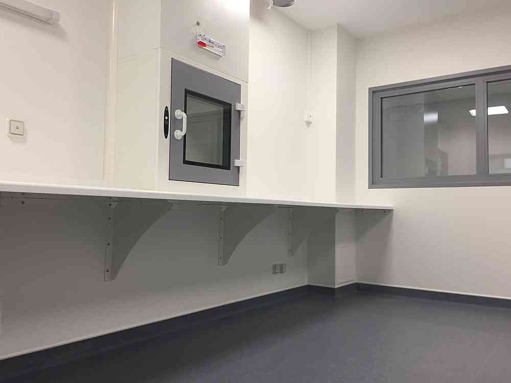 Hôpital de Chartres (28) - Aménagement intérieur du pôle pharmaceutique